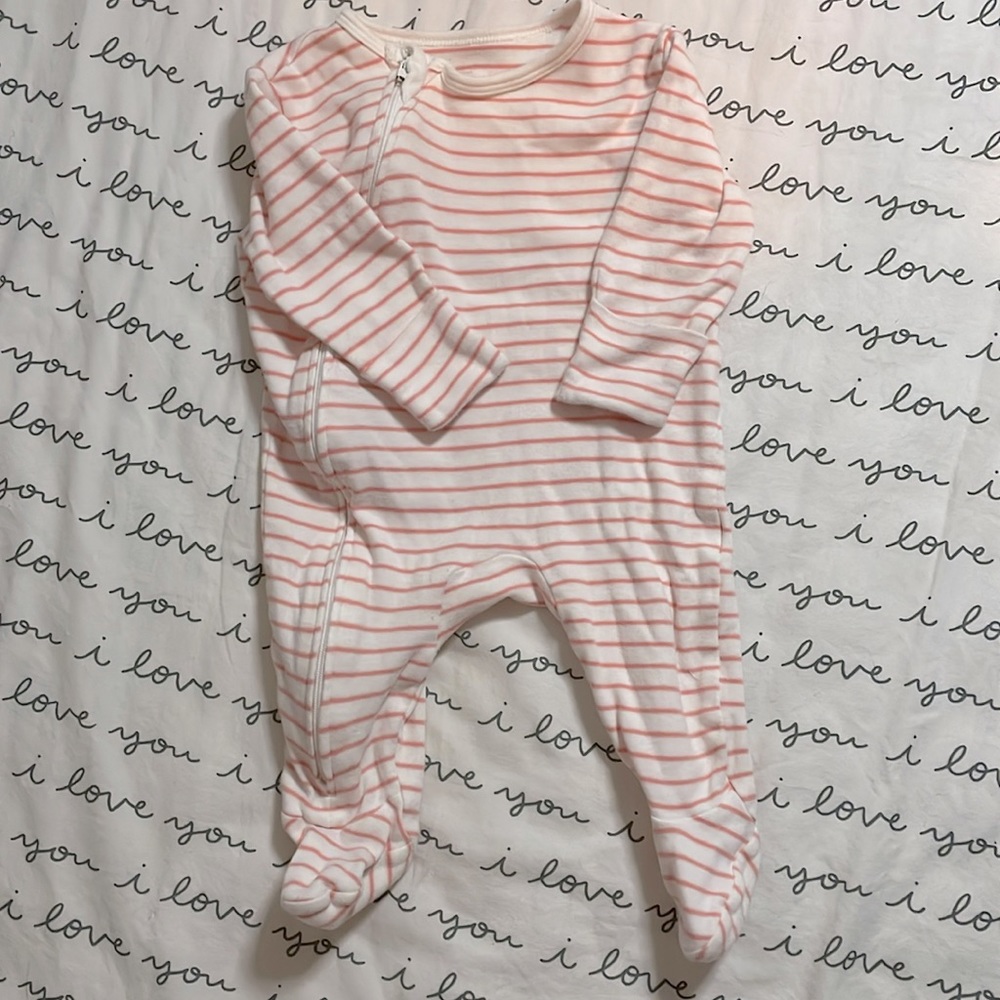 🛍️ Footie Sleeper